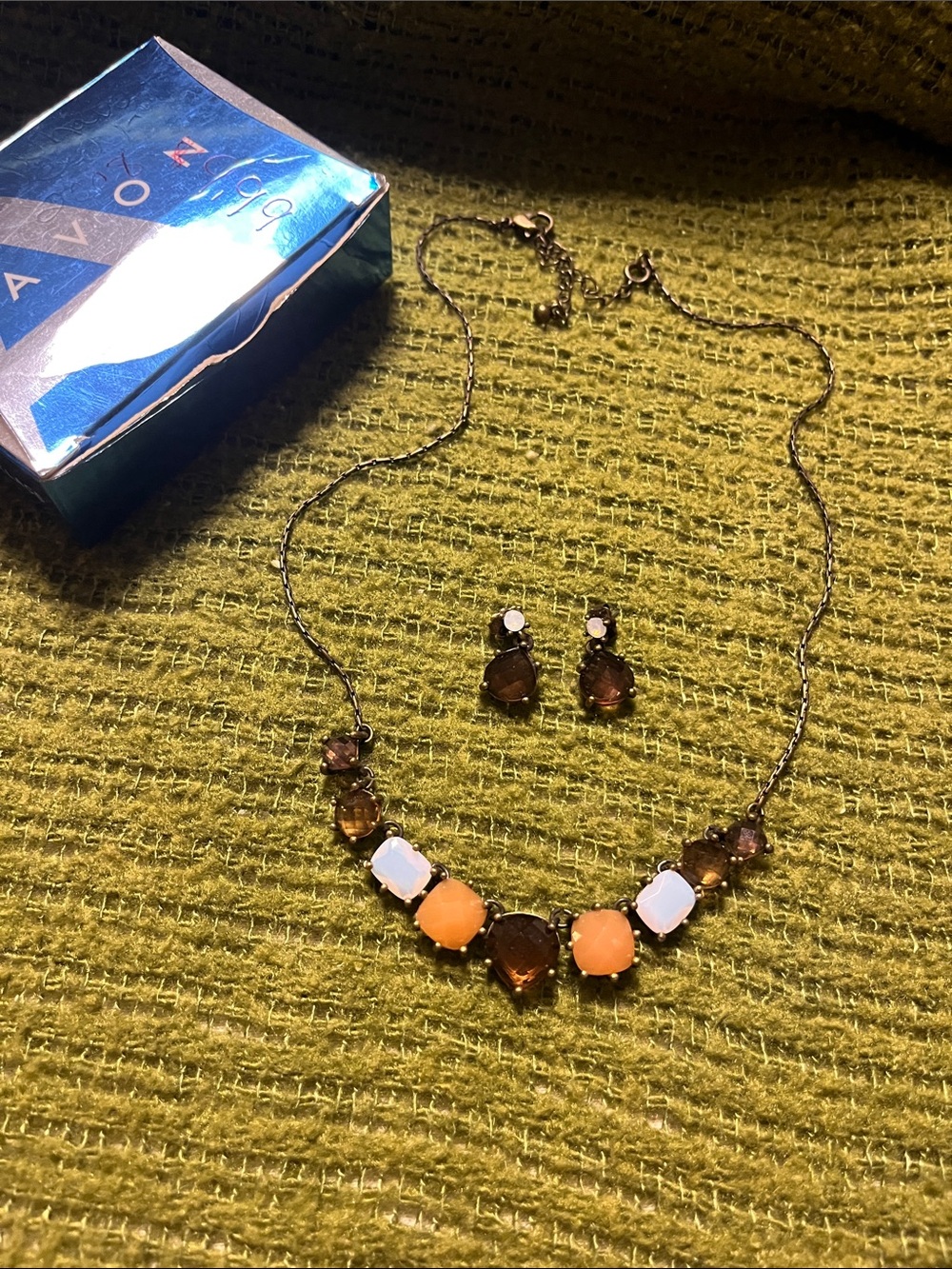 Women’s Statement Necklace and Earring Set - Amber, Peach & White